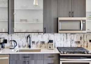 Charming West Loop 1BR w/ Pool & Gym, walk to Shops, by Blueground