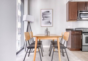 Chic Loop 1BR w/Pool & Dog Run, near Chicago Riverwalk, by Blueground