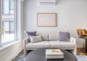 Classic Uptown Studio w/ Roof & W/D, near Red Line, by Blueground