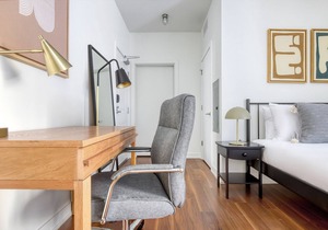 Classic Uptown Studio w/ Roof & W/D, near Red Line, by Blueground