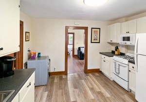 Cozy & Centrally Located