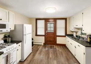Cozy & Centrally Located