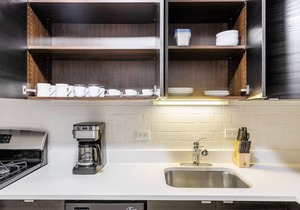 Crisp Gold Coast 1BR nr. Mariano Park & Oak St. Beach, by Blueground