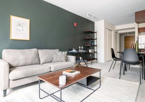 Crisp Loop 1BR w/Pool, Gym, near Theatre District, by Blueground