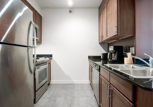 Crisp Loop 1BR w/Pool, Gym, near Theatre District, by Blueground