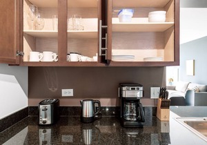 Crisp Loop 1BR w/Pool, Gym, near Theatre District, by Blueground