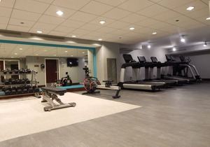 Crowne Plaza Chicago West Loop 1 King Bed Suite Nonsmoking