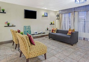 Days Inn by Wyndham Great Lakes - N. Chicago