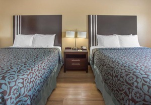 Days Inn by Wyndham Le Roy Bloomington Southeast