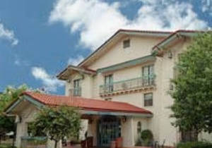 Days Inn & Suites by Wyndham Arlington Heights