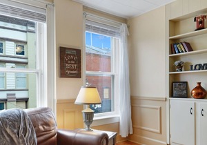Downtown Galena Spacious Apartment by RedAwning