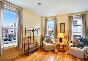 Downtown Galena Spacious Apartment by RedAwning