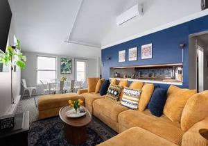 DOWNTOWN PENTHOUSE Vintage Loft #6 2bd/1.5ba +private balcony & gym