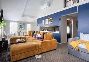 DOWNTOWN PENTHOUSE Vintage Loft #6 2bd/1.5ba +private balcony & gym