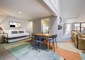 DOWNTOWN PENTHOUSE Vintage Loft #4 +private balcony & gym