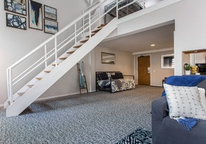 DOWNTOWN PENTHOUSE Vintage Loft #4 | (+private balcony & gym)