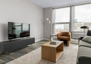 Dreamy Edgewater 3BR w/ Gym, Deck & Lounge, 5 blocks to L, by Blueground