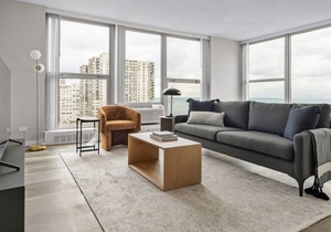 Dreamy Edgewater 3BR w/ Gym, Deck & Lounge, 5 blocks to L, by Blueground