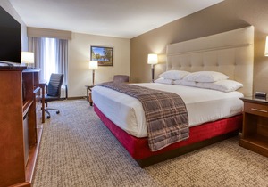 Drury Inn & Suites St. Louis - Fairview Heights