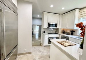 GROUP LUX in Old Town/Gold Coast (+private roof)