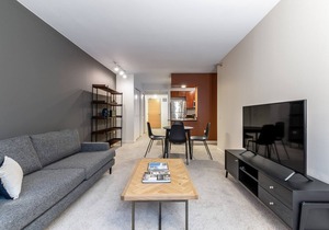 Hip Loop 1BR w/Gym, Pool, W/D, nr. Financial District, by Blueground