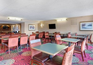 Holiday Inn Express Chicago-Downers Grove, an IHG Hotel