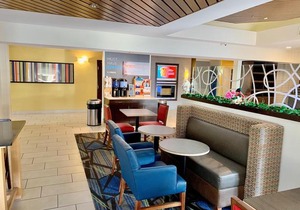 Holiday Inn Express Hotel & Suites Chicago-Libertyville