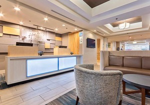 Holiday Inn Express Hotel & Suites Lake Zurich-Barrington