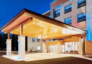 Holiday Inn Express & Suites Chicago North Shore - Niles, an IHG Hotel