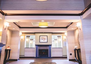 Holiday Inn Express & Suites Morton Peoria Area