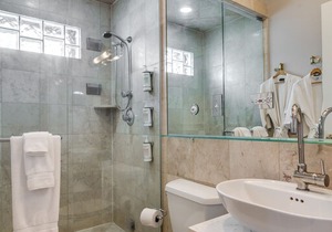 Hotel Quality Meets Local Living 3rd Floor (4 Premium Bedrooms)