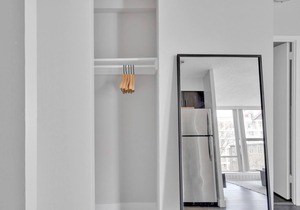 Ideal Edgewater 1BR w/Gym, Deck & Lounge, 5 blocks to L, by Blueground