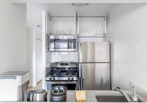 Ideal Gold Coast Studio near the L & Oak Street Beach, by Blueground