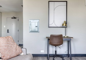 Ideal Medical District 1BR w/ Gym + W/D, 1 block to L, by Blueground