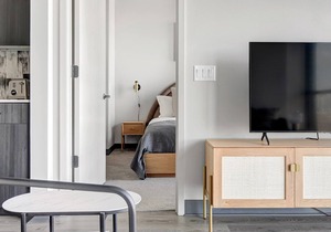Ideal West Loop 1BR w/ Gym, Pool & Lounge, 2 blocks from L, by Blueground