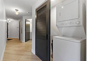 Lux 1BR & 1BA Apartment in Belmont - Belmont 207
