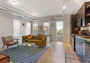 Lux 1BR & 1BA Apartment in Belmont - Belmont 207