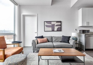 Luxe Logan Square 2BR w/Gym, Roof Deck, 1 block to L, by Blueground (ID #CHI371)