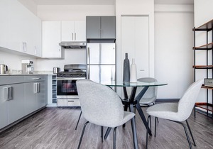 Luxe Logan Square 2BR w/Gym, Roof Deck, 1 block to L, by Blueground (ID #CHI371)