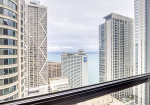 Luxe Streeterville Studio w/Gym, Pool, walk to Navy Pier, by Blueground