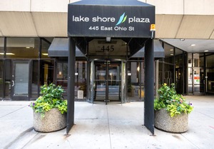 Luxe Streeterville Studio w/Gym, Pool, walk to Navy Pier, by Blueground