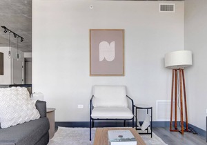 Luxe West Loop 2BR w/ Gym, Pool & Lounge, 2 blocks from L, by Blueground