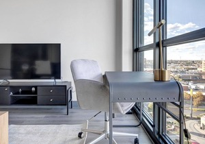 Luxe West Loop 2BR w/ Gym, Pool & Lounge, 2 blocks from L, by Blueground
