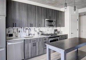 Luxe West Loop 2BR w/ Gym, Pool & Lounge, 2 blocks from L, by Blueground