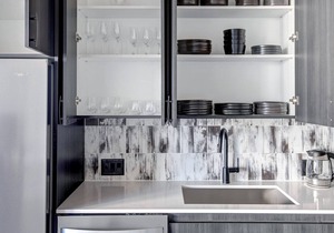 Luxe West Loop 2BR w/ Gym, Pool & Lounge, 2 blocks from L, by Blueground