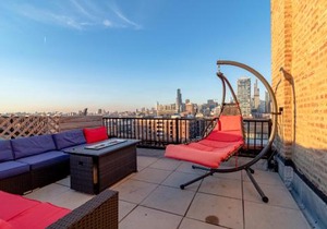 McCormick Place 3BR Luxury Penthouse Duplex with Personal Rooftop and Optional Parking for 8 guests in Chicago South Loop