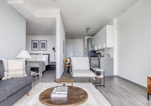Modern Logan Square 1BR w/Roof Deck & Gym, 1 block to L, by Blueground