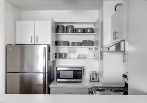 Modern Streeterville 1BR w/Gym, Pool, walk to Navy Pier, by Blueground