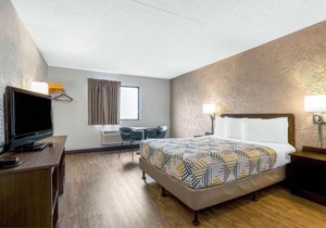 Motel 6-Elk Grove Village, IL - O'Hare