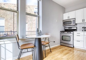 Premium Lakeview 2BR w/Patio, W/D, walk to Wrigley Field, by Blueground